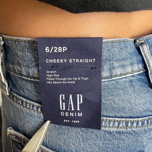 Gap Cheeky Straight Leg Jeans - Picture 7 of 7